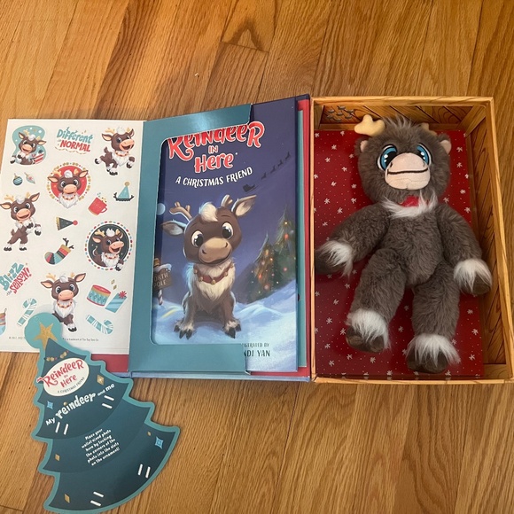 - - Reindeer In Here A Christmas Friend HC Book Plush Gift Set elf on shelf - Picture 1 of 5